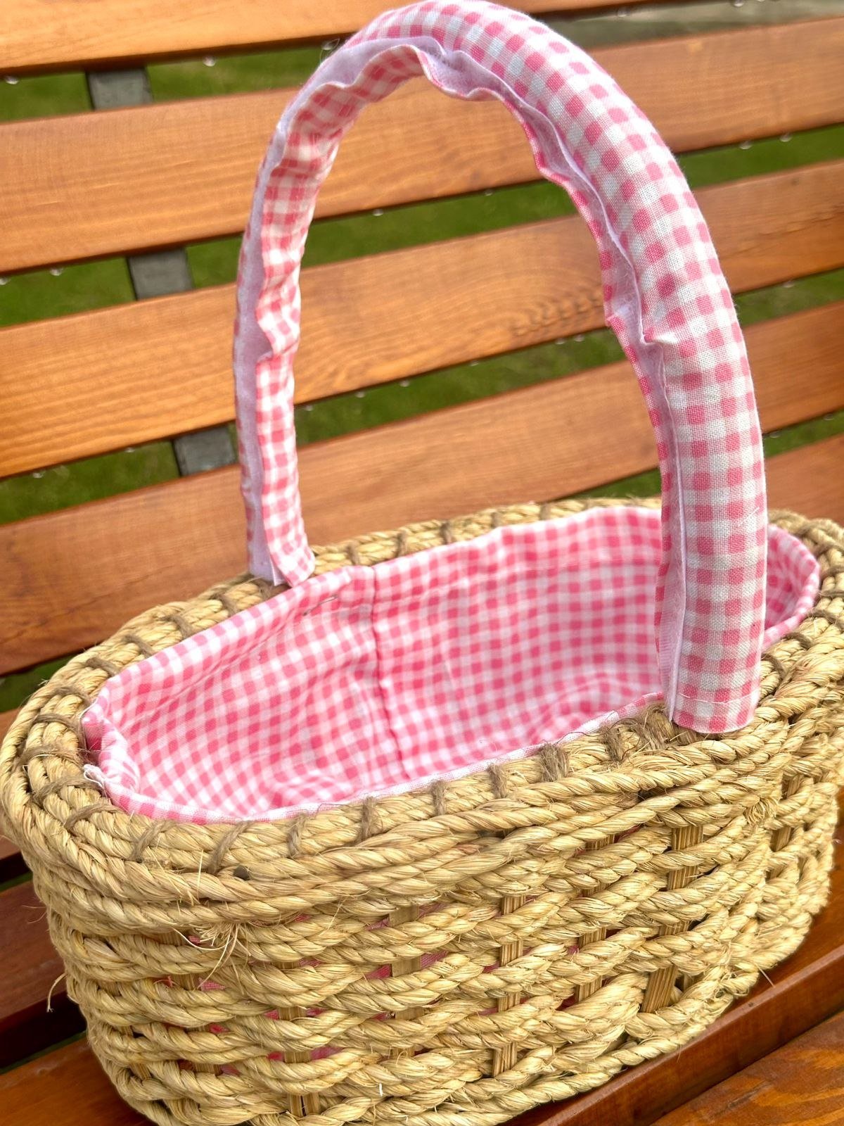 Gift basket outdoor view
